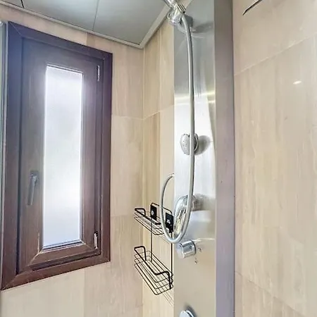 Luxury Εστεπόνα
