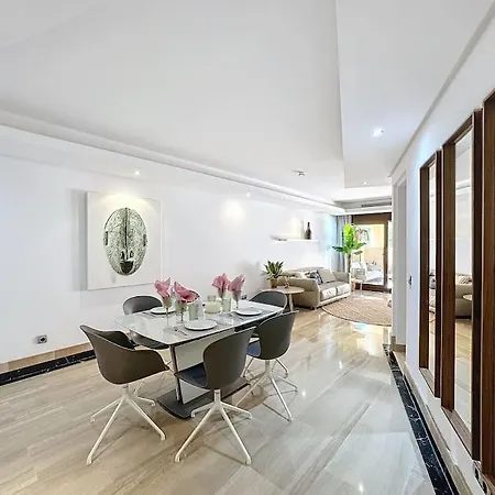 Διαμέρισμα Luxury Εστεπόνα
